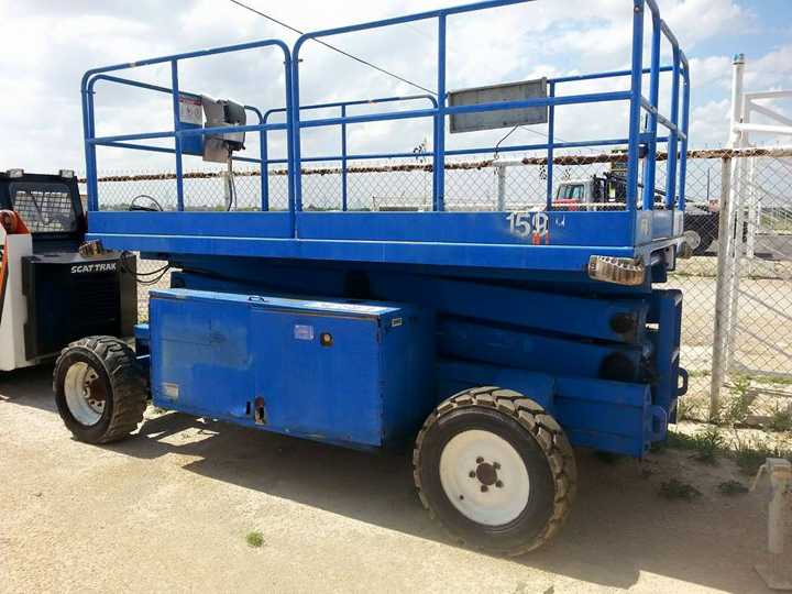 2003 Scissorlift Blue