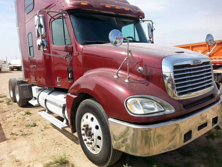 2006 Freightliner Burgandy