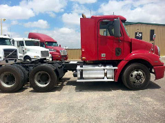 2007 Freightliner Red